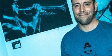 The artist himself, Ray Ferrer. Image from North County Woman.