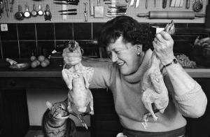 Hey, Mom, can I whack the hell outta that thing? Image found on JustCats.