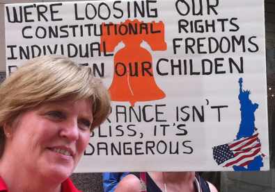 Sorry, I can't hear you over your ignorance of proper spelling! Image found on CapitolFax.